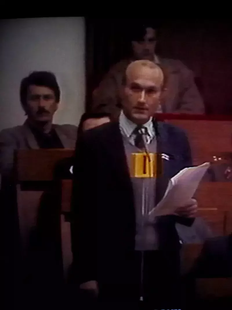 Беларусы запомнілі лідара Народнага Фронту па тэле– і радыётрансляцыях з Вярхоўнага Савета