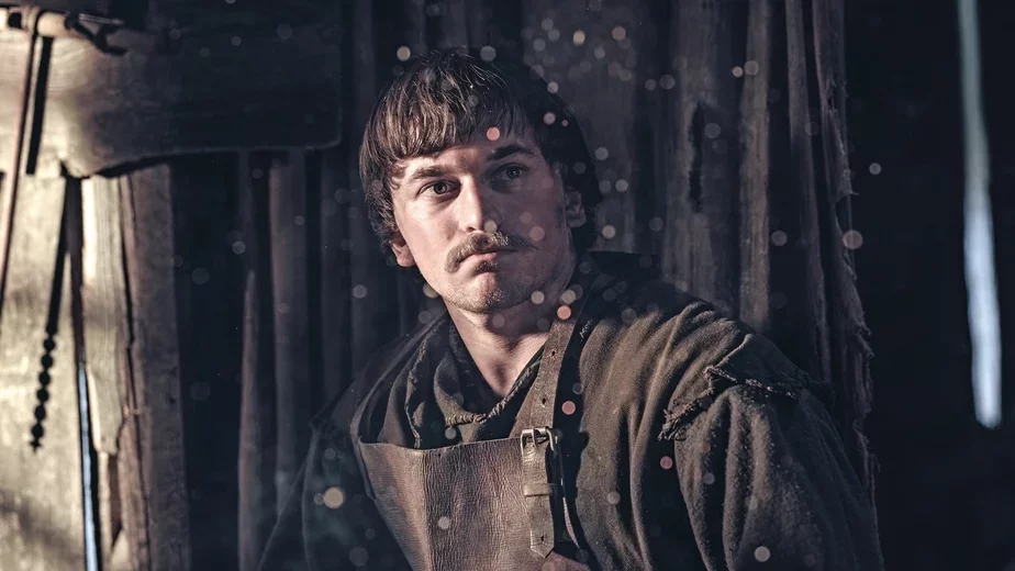 Ліцвін Мацей адзін з галоўных персанажаў серыяла. Кадр з серыяла
