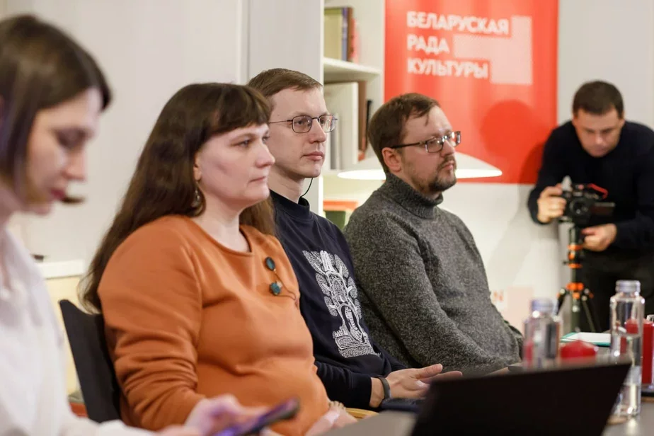 Удзельнікі круглага стала. Фота: Беларуская Рада культуры